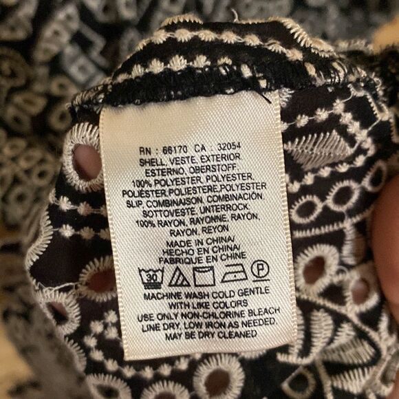 Akemi & Kin Anthropologie Size 2 Oversized Brooke Eyelet Dress - Picture 13 of 14